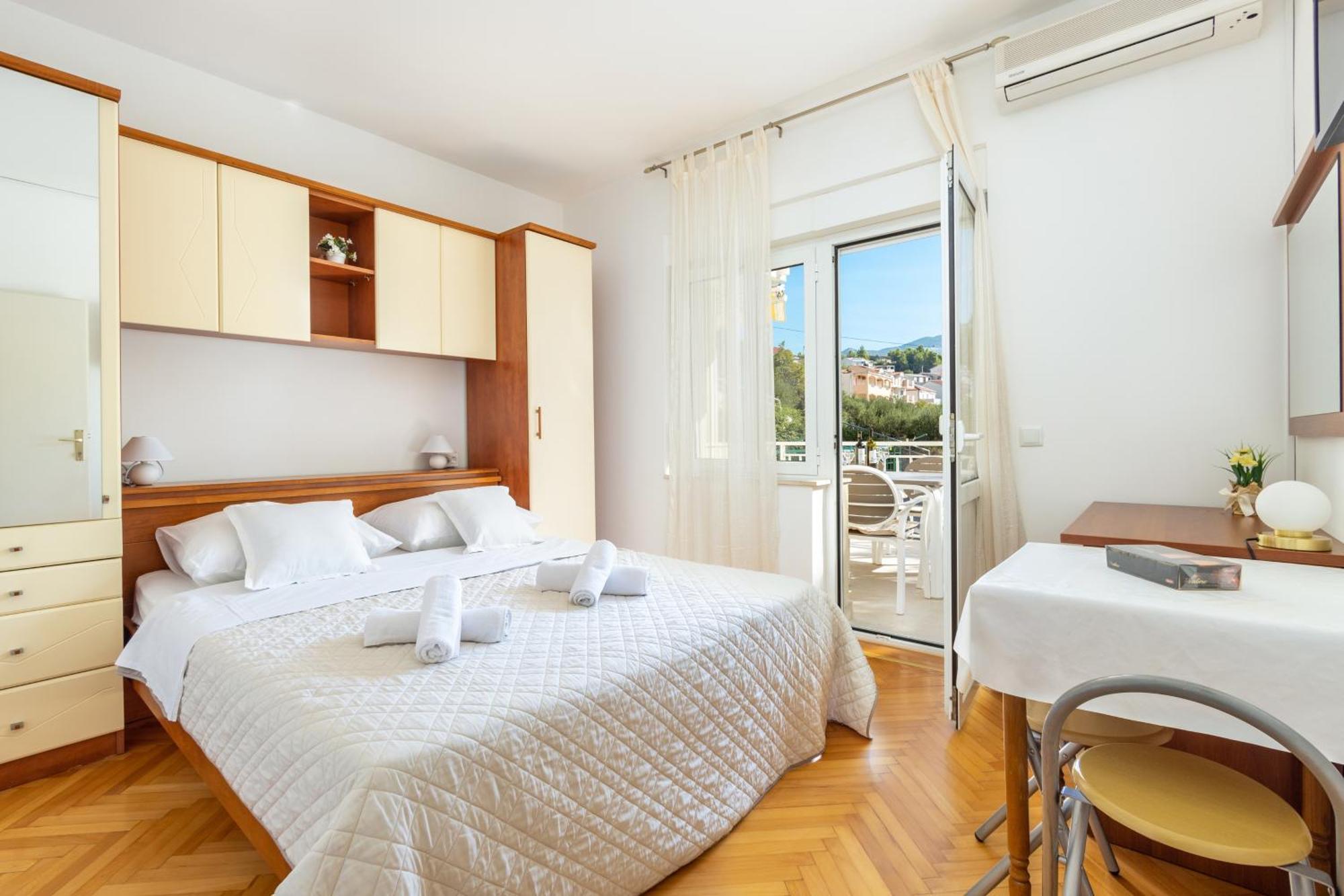 Apartments By The Sea Duce, Omis - 946 Duće Exterior foto