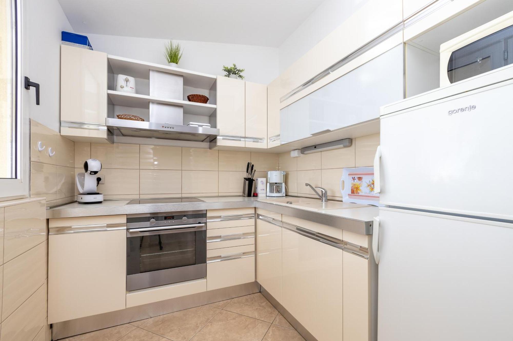 Apartments By The Sea Duce, Omis - 946 Duće Exterior foto